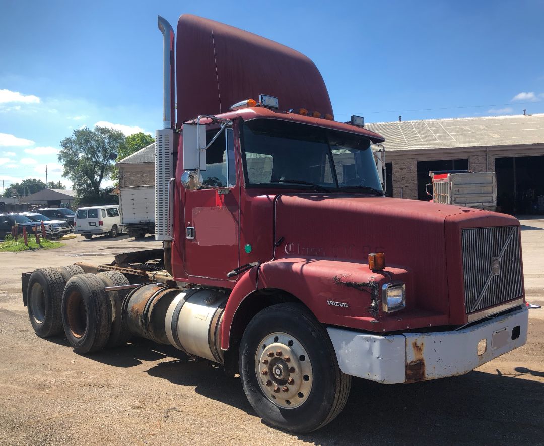 1996 VOLVO WG64 - Image 7